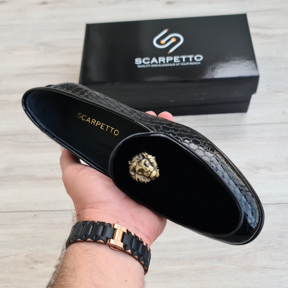 Men's Leather Loafers with Lion Head Buckle
